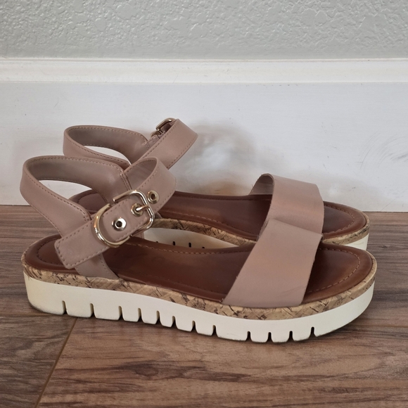Unisa Unbreiza Tan Vegan Leather Women's Sandals White Chunky Lug Sole Size 6.5 - Picture 3 of 6